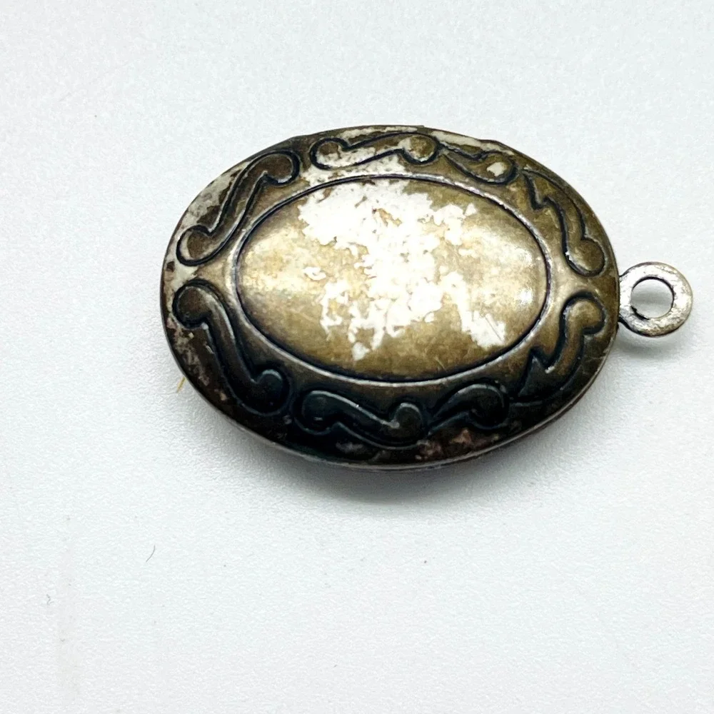 Vintage Sterling Silver Locket Pendant Oval Photo Engraved Floral Scroll Design